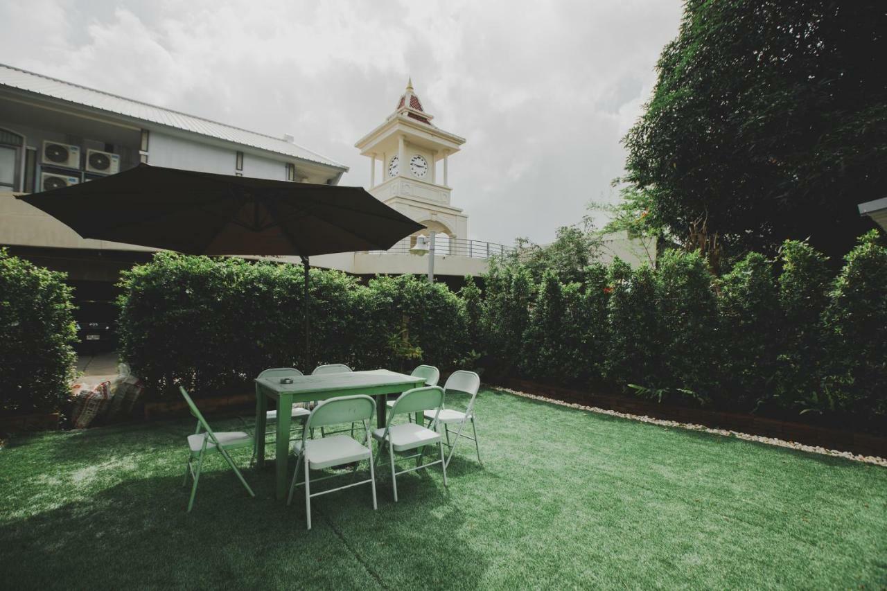 White Wall Poshtel Albergue Phuket Exterior foto